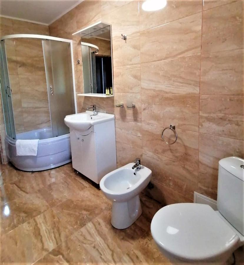Casa Carp Calarasi Hotel Ngoại thất bức ảnh
