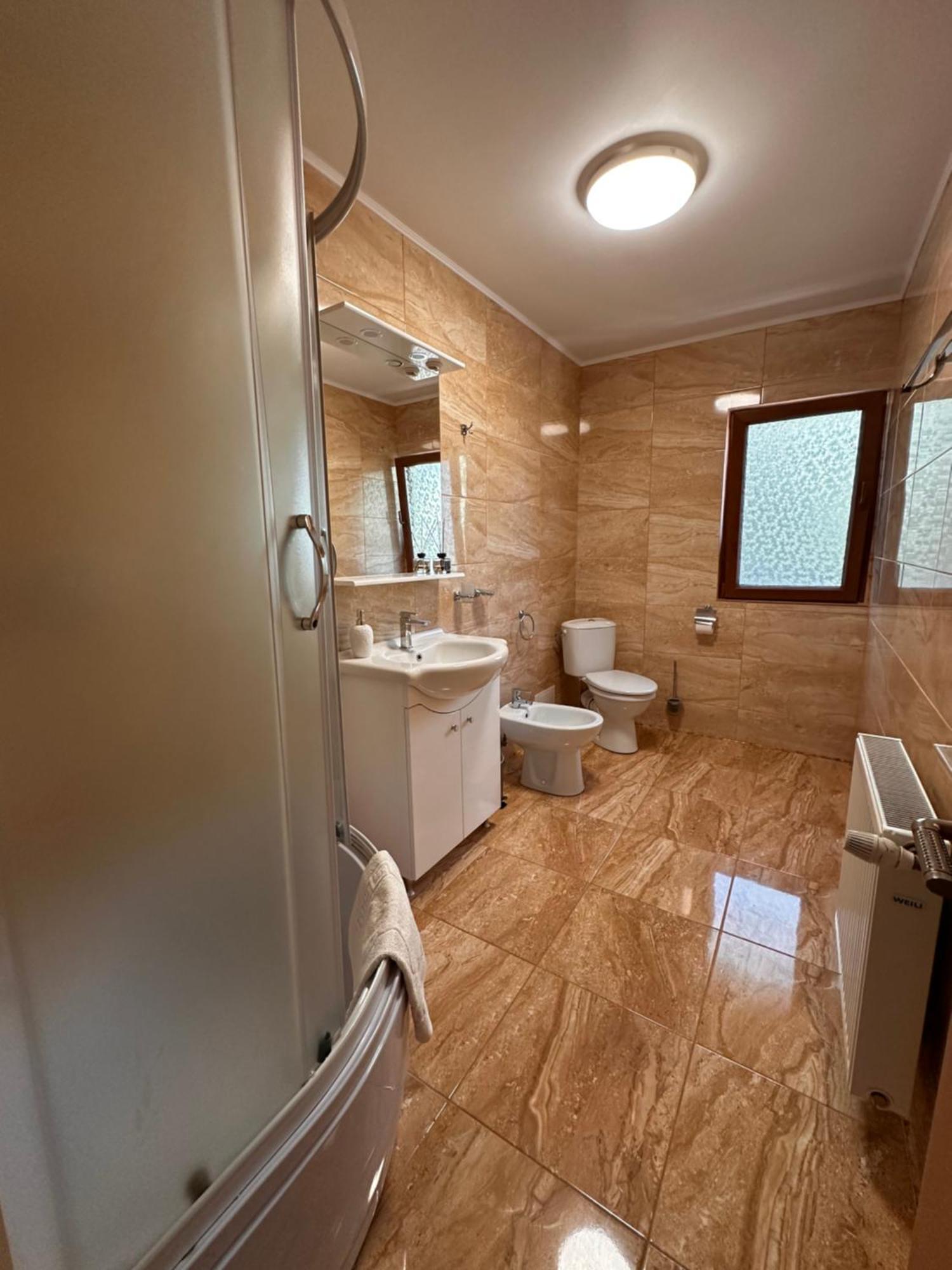 Casa Carp Calarasi Hotel Ngoại thất bức ảnh